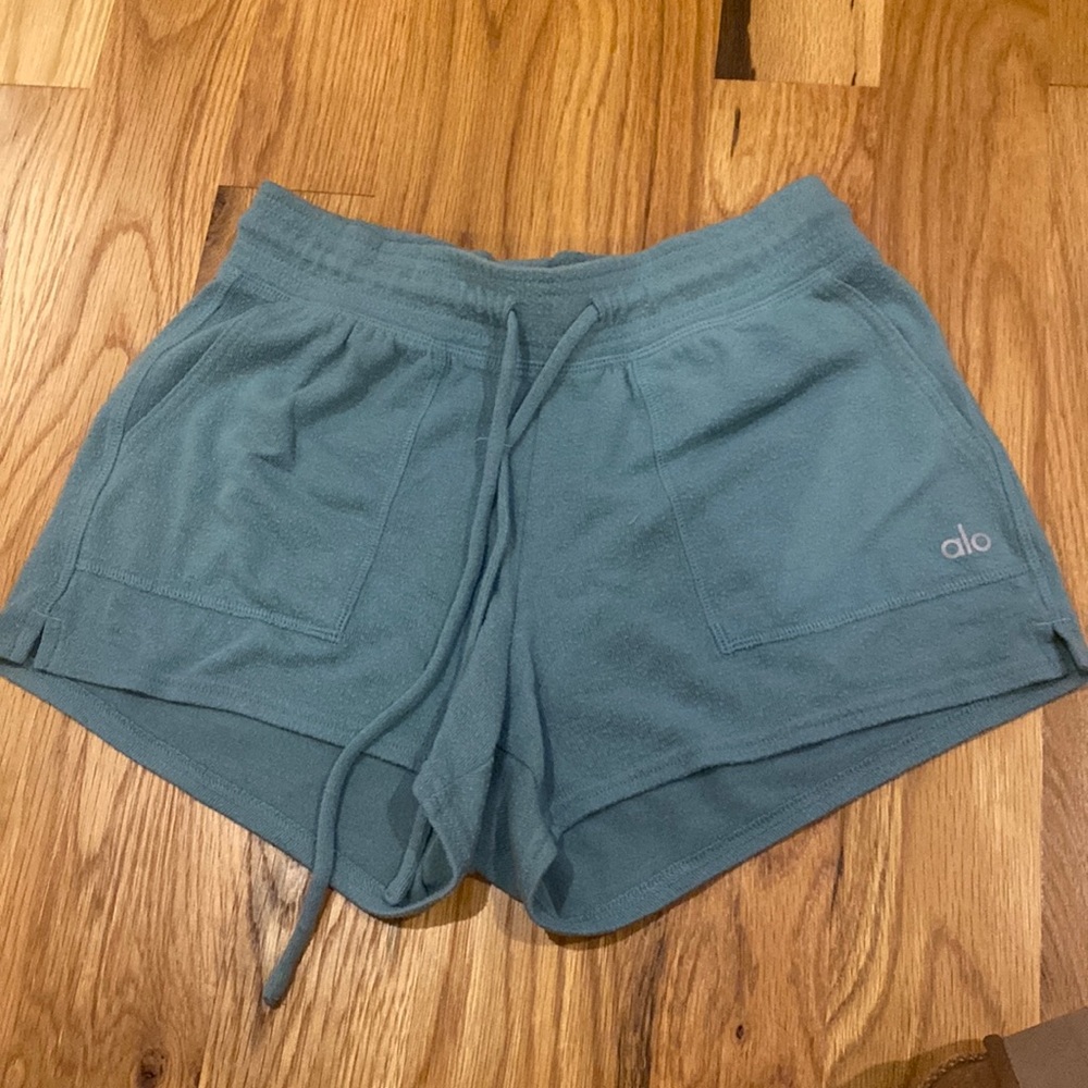 Alo shorts, mint color